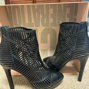 BCBG heels, black, size 8